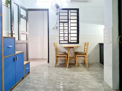 Cho thuê căn hộ có gác siêu xinh xắn có cửa sổ thoáng mát ngay tại Nguyễn Lâm Phú Nhuận 3
