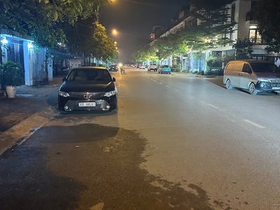 Bán nhà liên kề khu đô thị Ao Sào 12