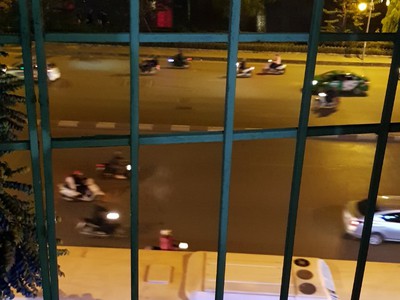 Chính chủ cho thuê căn hộ tập thể mặt đường nguyễn chí thanh nhìn thẳng ra hồ ngọc khánh .  vào ở 3