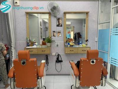 Quận 9   tp thủ đức   sang gấp salon tóc decor mới toàn bộ , thích hợp làm salon   nail   spa, 1