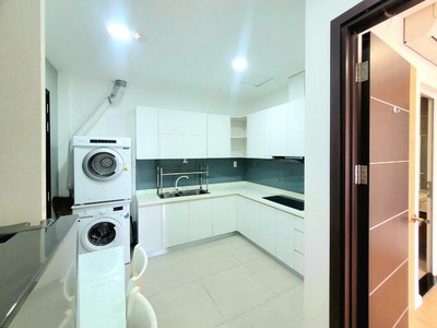 Chính chủ cho thuê căn hộ 1pn 35m2, trang bị đầy đủ nội thất, căn hộ nằm trong tòa nhà Xi Grand 4