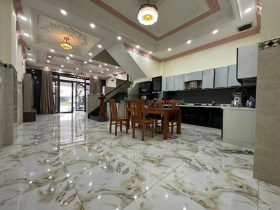 Chủ cần bán gấp nhà mặt tiền đường nguyễn văn quỳ - quận 7 - dt 100m2 giá 9,7 tỷ thương lượng 2