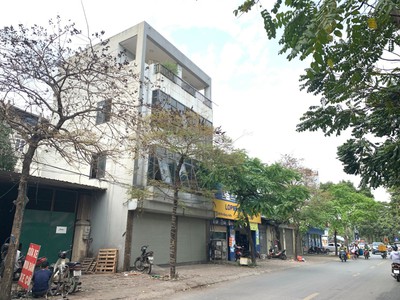 Cho thuê nhà mặt đường lớn 0