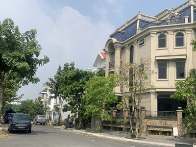 Bán khách sạn lô gốc quận 7, khu biệt thự ven sông 252m2 , 5 lầu chỉ 49,6 tỷ 0