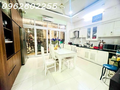 Liền kề khu đô thị xa la hà đông 75m2, 5t, mt 5m, plo ô tô tránh, giá chỉ 15 tỷ. 0