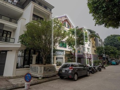 Chủ nhờ bán biệt thự giá rẻ intracom trung văn 145m, 4 tầng, giá đầu tư 24 tỷ 0