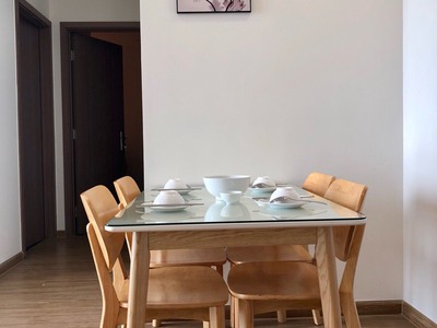 Cho thuê căn hộ phố chùa bộc dt 60m tầng 3 giá 8 triệu 2