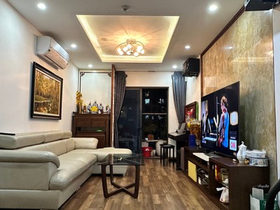 Chính chủ bán căn hộ 2715 r3 - trục 15 - tầng trung - toà r3 địa chỉ: dự án goldmark city, đường hồ 0