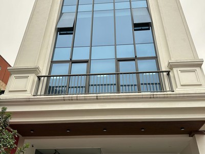 Tòa vp 169m2 x 10t, mt 8m, doanh thu 2,4 tỷ/năm, phố nguyễn hoàng tôn. 88 tỷ. 0