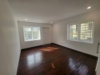 Chính chủ cho thuê nhà tại phố quảng an, tây hồ dt140m2 x 4 tầng giá chỉ 30 triệu 3