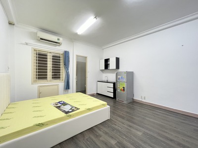 Cho thuê studio full nội thất có cửa sổ thoáng mát ngay tại Đoàn Thị Điểm Phú Nhuận 5