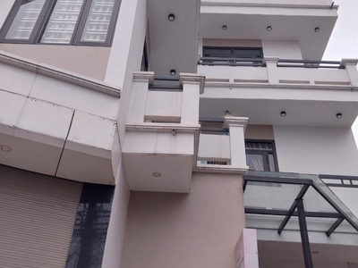 Chính chủ bán nhanh nhà trung tâm phường hà khẩu, tp hạ long, qn 2