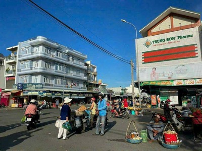 KHU DÂN CƯ 586: Bán 2 nền góc đường Bùi Quang Trinh và đường 28 gần chợ. 1