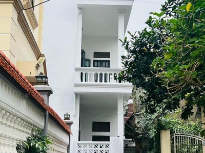 Bán nhà 3 tầng lô góc đẹp gần công viên Bạch Đằng, TP HD, 61.5m2, đường ô tô, giá tốt 0