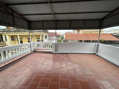 Bán nhà 3 tầng lô góc đẹp gần công viên Bạch Đằng, TP HD, 61.5m2, đường ô tô, giá tốt 10
