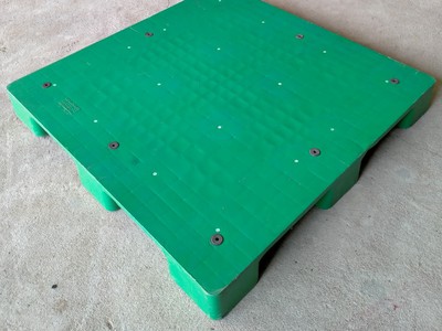 Pallet nhựa cũ giá tốt 1