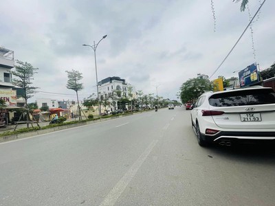 Lô Đất Tuyến 2 Đoạn Đường Đẹp Nhất Hồ Sen, Đường Trước Mặt 2 Ô Tô Tránh nhau Chỉ Hơn 3 Tỷ 1