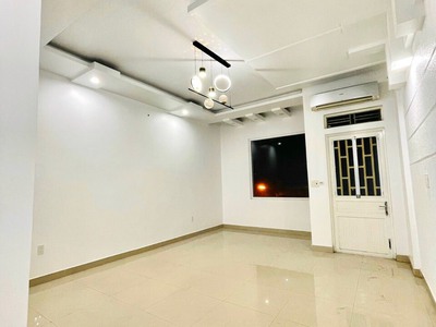 Mặt đường bùi tự nhiên 68 m x 4 tầng hướng nam mát mẻ 2