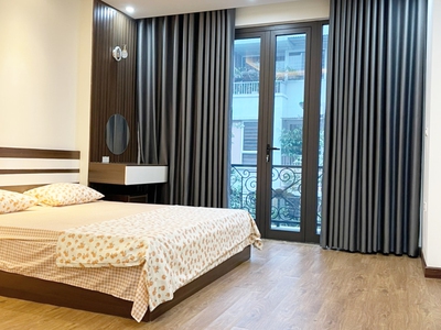 Tôi chính chủ cần bán gấp nhà Mặt chợ La Khê dọc bún 2, nhà LK vỉa hè sổ 50m, vuông vắn đẹp, 2