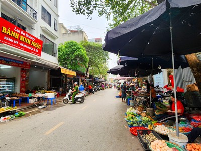 Tôi chính chủ cần bán gấp nhà Mặt chợ La Khê dọc bún 2, nhà LK vỉa hè sổ 50m, vuông vắn đẹp, 9