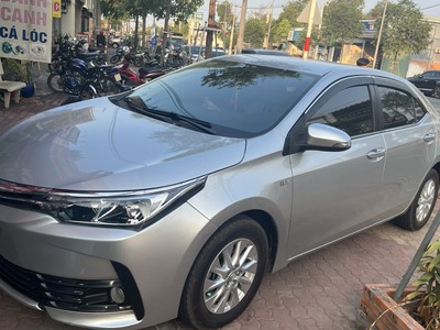 Cần bán nhanh Toyota Corolla Altis 2018 bản 1.8E số tự động 0