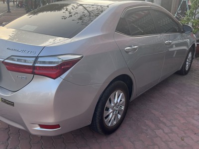 Cần bán nhanh Toyota Corolla Altis 2018 bản 1.8E số tự động 3