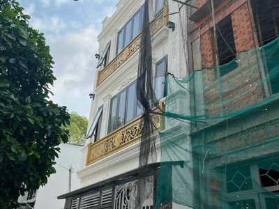 P10, bệnh viện hồng đức vào ở ngay vị trí hiếm -nhỉnh 4 tỷ có nhà 5 tầng đầy đủ nội thất - gần ubnd 1