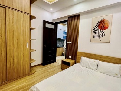 Cực hiếm  căn hộ đẹp 77m2 có slot ô tô, bc hướng đông lô góc, tặng lại full nt - 3,6 tỷ - giá chuẩn 2