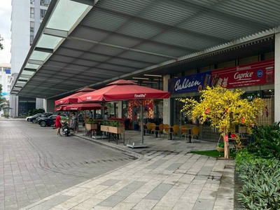 Phú Mỹ Hưng bán Shop cạnh Starbuck sở hữu lâu dài mặt tiền đường Nguyễn Văn Linh 1