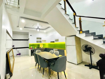 Mặt đường bùi tự nhiên 68 m x 4 tầng hướng nam mát mẻ 1