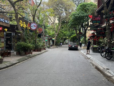 Biệt thự sân vườn Làng Quốc Tế Thăng Long-Dịch Vọng-Cầu Giấy 201m2 5 tầng thang máy 2 mặt tiền vip 1