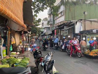 Chính chủ cần cho thuê nhà 1 trệt 1 gác suốt, mặt tiền kinh doanh hẻm 1041 trần xuân soạn, phường 2