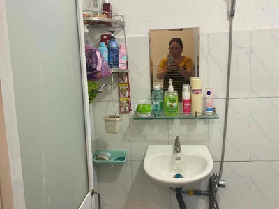 Chính chủ cần cho thuê nhà 1 trệt 1 gác suốt, mặt tiền kinh doanh hẻm 1041 trần xuân soạn, phường 4
