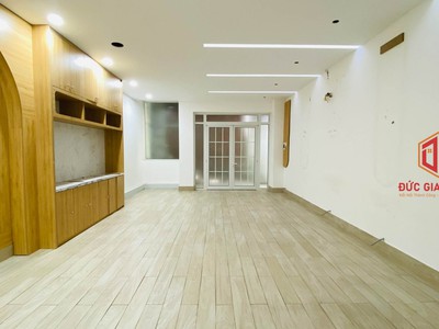 Cho thuê nhà 2 lầu, mới đẹp, mặt tiền n1 khu d2d võ thị sáu chỉ 25tr/tháng 0