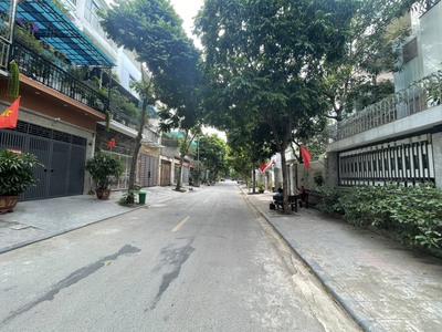 Chính chủ bán biệt thự văn phú, hà đông, hà nội 200m2 x 3.5 tầng, mt 10m, bt3 ô 2x 4