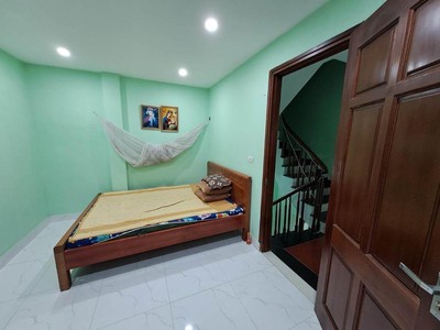 Cách đường chính, bãi gửi xe 3 bước chân - nhà đẹp tặng full nội thất  trung tâm thanh trì 2