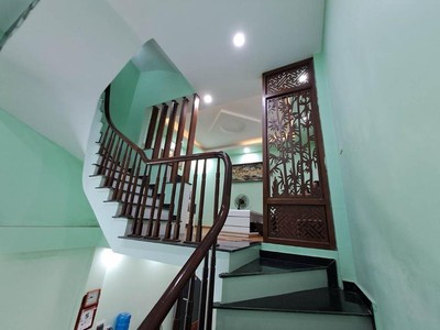 Cách đường chính, bãi gửi xe 3 bước chân - nhà đẹp tặng full nội thất  trung tâm thanh trì 0