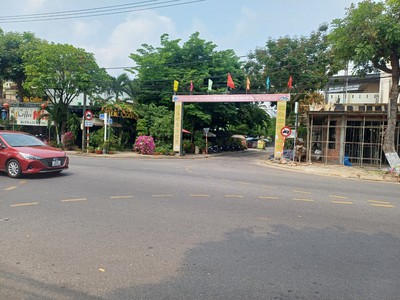 Lô góc mặt tiền 3 thoáng trục chính cẩm lệ, đường phạm hùng rộng 15m lề 5m dài 28m giá hơn 12 tỷ. 1