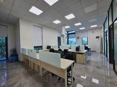 Cho thuê tòa nhà mặt tiền 30/4 thủ dầu một.7 x 25  dtsd 880m2 , thiết kế 1 trệt 4 lầu, các tầng 1