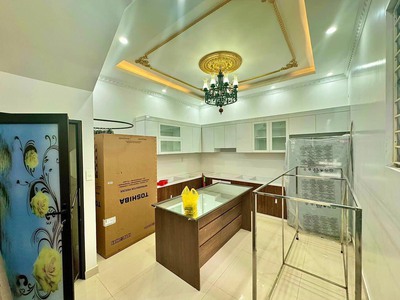 Bán nhà 5 tầng mặt đường Vũ Trọng Khánh - Lạch Tray có thang máy full nội thất 1