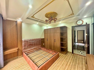 Bán nhà 5 tầng mặt đường Vũ Trọng Khánh - Lạch Tray có thang máy full nội thất 4