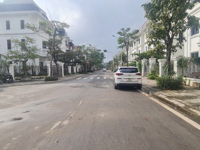 Bán căn biệt thự 3 tầng tại KĐT VCI Định trung, Vĩnh yên, Vĩnh Phúc. Giá 6.75 tỷ 3