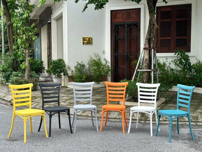 Ghế cafe nhựa đúc 1