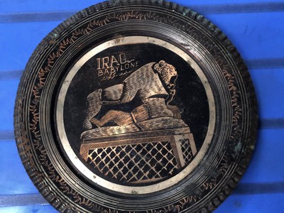 Đĩa đồng Babilone, Iraq, chất liệu đồng vàng, hoa văn đẹp tinh xảo handmade, có đế để bàn, kích th 0
