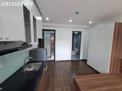 Cần bán nhà mỹ đình 40m, 5t, thang máy, ô tô, kinh doanh. giá hơn 4 tỷ 0