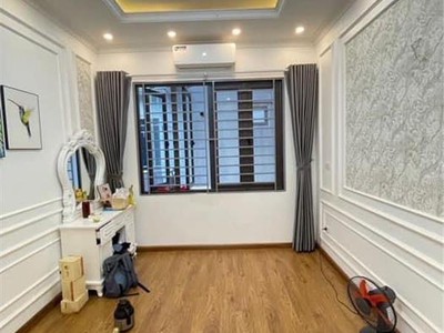 Bán gấp nhà mới-ngõ thông-tặng full nội thất-trung tâm cầu giấy,132m2,giá 4,95 tỷ thương lượng 2