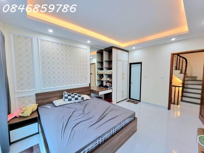 Nhà đẹp full nội thất-ngõ thoáng sáng ở ngay-sổ vuông đét  30.2mx 5t,mt 3.7m-giá 3.8tỷ thương lượng 2