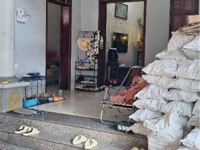 Nhà cũ-xác định bán đất-ô tô vào nhà - mặt tiền 15m - đầu tư chia lô- ccmn 1