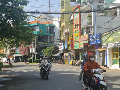 Bán nhà mặt tiền đồng đen - ngay cv bàu cát, dt: 4.3x16m, 2 tầng cũ, tiện xây, 18.9 tỷ 0