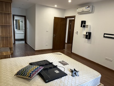 Chính chủ cho thuê căn hộ chung cư goldmark city, 136, đường hồ tùng mậu 2